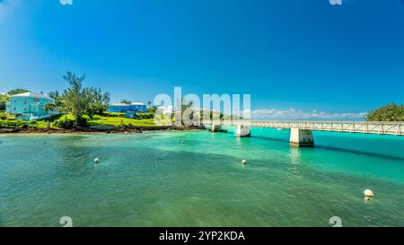 Bailey's Bay Footbridge, costruito nel 2014, parte del Railway Trail utilizzato per escursioni a piedi e in bicicletta, seguendo il tracciato ferroviario in disuso chiuso nel 1948, Ham Foto Stock