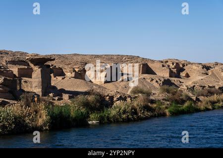 Fiume Nilo lungo Gebel al-Silsila, Egitto, Nord Africa, Africa Foto Stock