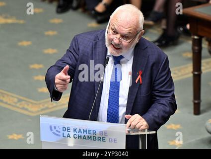 Bruxelles, Belgio. 28 novembre 2024. Jean-Marie Dedecker di N-va nella foto durante una sessione plenaria della camera al parlamento federale, a Bruxelles, giovedì 28 novembre 2024. BELGA PHOTO ERIC LALMAND credito: Belga News Agency/Alamy Live News Foto Stock