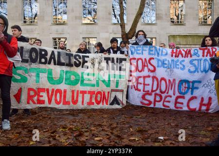 Londra, Regno Unito. 28 novembre 2024. Studenti e altri si riuniscono fuori dall'Università di Londra per protestare contro i tentativi dell'università di vietare le proteste palestinesi nei campus e contro lo studioso. Crediti: Vuk Valcic/Alamy Live News Foto Stock