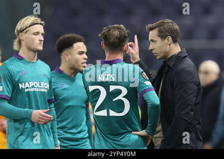 Bruxelles, Belgio. 28 novembre 2024. L'allenatore dell'Anderlecht David Hubert, nella foto, durante una partita di calcio tra il belga RSC Anderlecht e il portoghese FC Porto, giovedì 28 novembre 2024 a Bruxelles, il quinto giorno della fase a gironi del torneo UEFA Europa League. BELGA PHOTO BRUNO FAHY credito: Belga News Agency/Alamy Live News Foto Stock