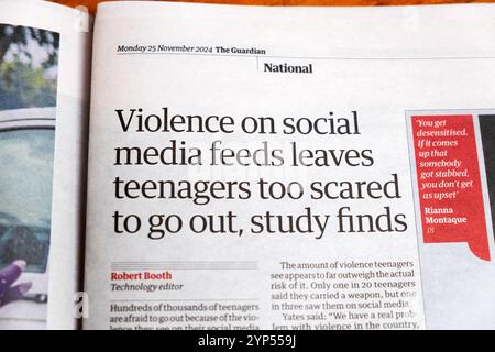 "La violenza sui feed dei social media lascia gli adolescenti troppo spaventati per uscire, trova studio" titolo del quotidiano Guardian 25 novembre 2024 Londra Inghilterra Regno Unito Foto Stock