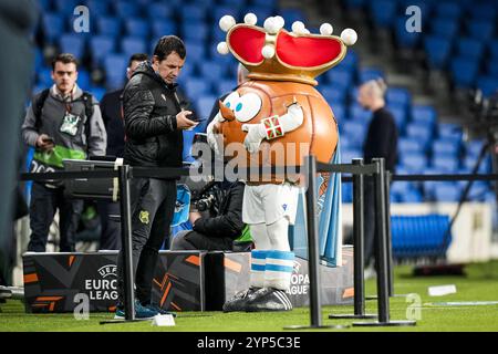 SAN SEBASTIAN - Mascot Txurdin durante la partita di UEFA Europa League tra Real Sociedad e Ajax Amsterdam alla Reala Arena il 28 novembre 2024 a San Sebastian, Spagna. ANP TOBIAS KLEUVER Foto Stock