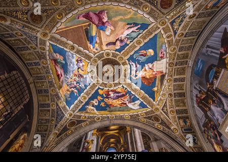 Città del Vaticano, Vaticano, 12 Giugno 2015 : interni e dettagli architettonici di stanze di Raffaello nel Museo del Vaticano, 12 giugno 2015, nella Città del Vaticano il Vaticano Foto Stock