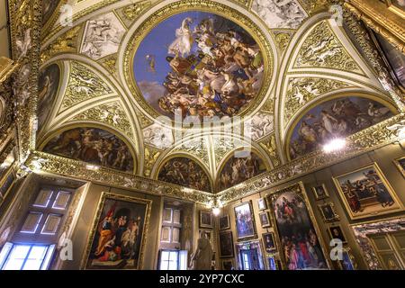 FIRENZE, ITALIA, 28 OTTOBRE 2015 : interni e dettagli architettonici di Palazzo Pitti, 28 ottobre 2015 a Firenze, Italia, Europa Foto Stock