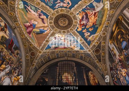 Città del Vaticano, Vaticano, 12 Giugno 2015 : interni e dettagli architettonici di stanze di Raffaello nel Museo del Vaticano, 12 giugno 2015, nella Città del Vaticano il Vaticano Foto Stock