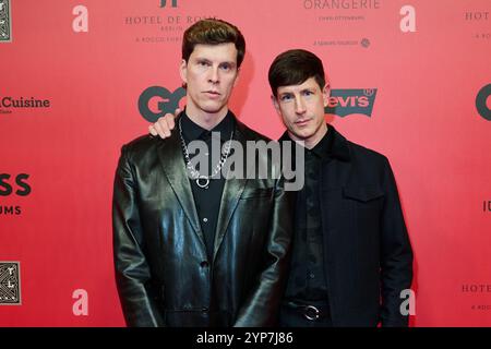Berlino, Germania. 28 novembre 2024. Jeremy Shaw e Thilo Reich parteciperanno al 26° GQ Men of the Year Awards presso l'Orangerie del Palazzo di Charlottenburg. I talenti e le superstar internazionali che plasmano lo zeitgeist e guidano coraggiosamente la strada con la loro visione saranno onorati. Credito: Annette Riedl/dpa/Alamy Live News Foto Stock