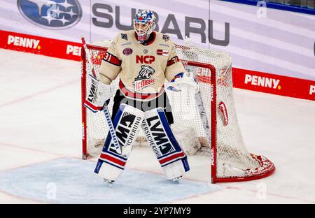 Monaco, Germania. 28 novembre 2024. Niklas Trendle (Torwart, Nuernberg Ice Tigers, n. 31). GER, EHC Red Bull Muenchen vs. Nuernberg Ice Tigers, Eishockey, DEL, 21. Spieltag, Saison 2024/2025, 28.11.2024. Foto: Eibner-Pressefoto/Heike Feiner credito: dpa/Alamy Live News Foto Stock