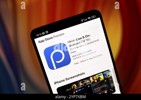 In questa immagine, l'app Philo è visibile nella pagina di download dell'Apple Store sullo schermo dello smartphone Foto Stock