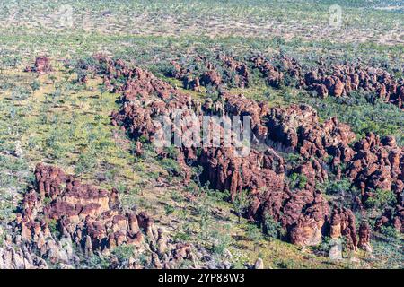 Una vista aerea del paesaggio delle formazioni di arenaria uniche della remota Southern Lost City nel territorio settentrionale dell'Australia. Foto Stock