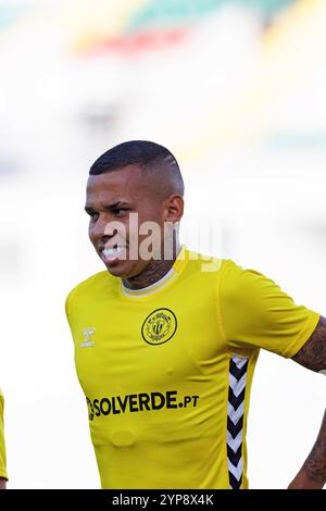 Amadora, Portogallo. 10 novembre 2024. Gustavo Garcia (CD Nacional) visto durante la partita della Liga Portogallo tra squadre del CF Estrela Amadora e del CD Nacional all'Estadio Jose Gomes. Punteggio finale; CF Estrela Amadora 2:0 CD Nacional (foto di Maciej Rogowski/SOPA Images/Sipa USA) credito: SIPA USA/Alamy Live News Foto Stock