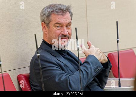 Markus Söder, CSU. 34. Plenarsitzung des Landtags. Der Bayerische Ministerpräsident Dr. Markus Söder, am Rand des Plenarsaals. München Bayern Deutschland *** Markus Söder , CSU 34 sessione plenaria del Parlamento di Stato il primo ministro bavarese Dr. Markus Söder, ai margini della camera plenaria Monaco di Baviera Germania Copyright: XRolfxPossx Foto Stock