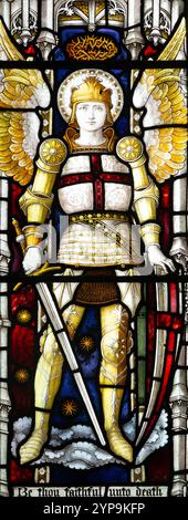Particolare della vetrata raffigurante San Giorgio, Clayton e Bell, la chiesa di Boulge, Suffolk, Inghilterra, Regno Unito - Suffolk Regiment Memorial 1900 Foto Stock