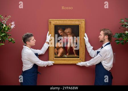 Sotheby's, Londra, Regno Unito. 29 novembre 2024. Old Master & 19th C. Paintings, 4th dic. Anteprima dell'asta serale di Londra. Le attrazioni principali includono: Rosso Fiorentino, la Vergine con il bambino e San Giovanni Battista, datato 1514-1517, stima: £ 2.000.000-3.000.000. Crediti: Malcolm Park/Alamy Live News Foto Stock