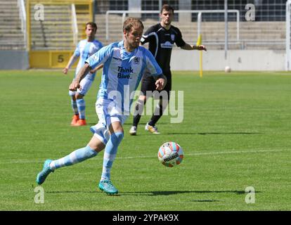 München, Deutschland, 21. Mai 2016: Fussball, Herren, TSV 1860 München II - TSV Rain/Lech, Grünwalder Stadion Fabian Hürzeler (TSV 1860 München II) mit Ball Foto Stock