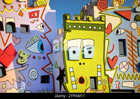 Happy Rizzi House, edificio residenziale con dipinti pop art, Germania, bassa Sassonia, Brunswick Foto Stock