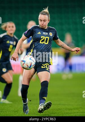 Martha Thomas scozzese durante la partita di andata delle qualificazioni UEFA per gli Euro 2025 femminili, partita del secondo turno allo stadio Easter Road di Edimburgo. Data foto: Venerdì 29 novembre 2024. Foto Stock