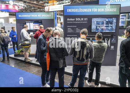 Tecnologie per centrali elettriche Balconer alla fiera Solar Solutions di Duesseldorf, oltre 250 espositori internazionali presentano prodotti e servizi da t Foto Stock