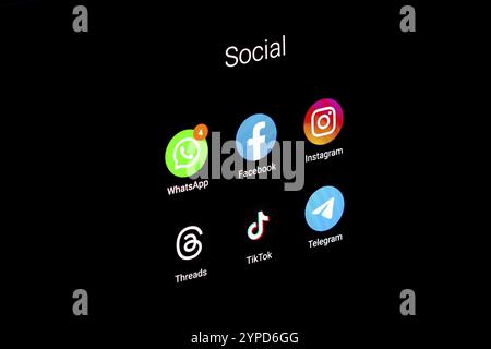 5 maggio 2024, Brasile. In questa foto sono illustrati i logo dei social network (WhatsApp, Facebook, Instagram, Threads, TikTok e Telegram) visualizzati su Foto Stock