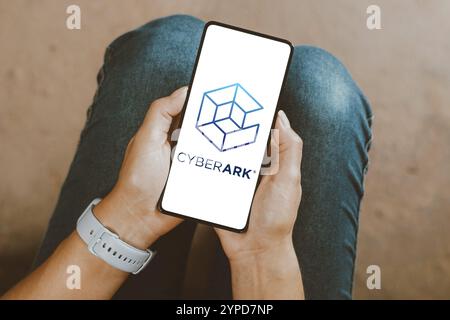 22 gennaio 2024, Brasile. In questa immagine, il logo del software CyberArk viene visualizzato sullo schermo di uno smartphone Foto Stock