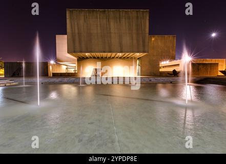 Museo d'arte Everson a Syracuse, New York di notte. Foto Stock