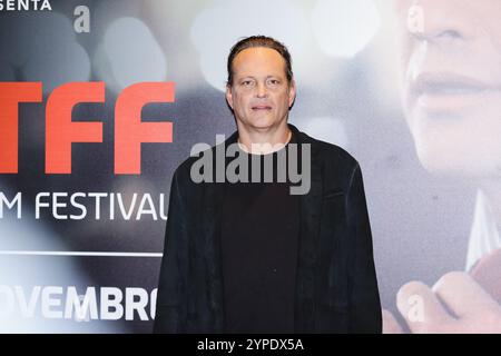 Torino, il photocall per la consegna del premio Stella della Mole a Vince Vince Vaughn durante il 42° Torino Film Festival. Nella foto: Vince Vaughn arriva al Media Center per il tappeto rosso del film Foto Stock