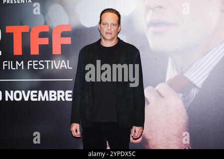 Torino, il photocall per la consegna del premio Stella della Mole a Vince Vince Vaughn durante il 42° Torino Film Festival. Nella foto: Vince Vaughn arriva al Media Center per il tappeto rosso del film Foto Stock