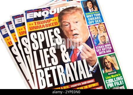 I titoli delle notizie di Donald Trump sulla copertina di National Enquirer. Scandali e voci del presidente degli Stati Uniti sono presenti sul tabloid delle celebrità. Foto Stock