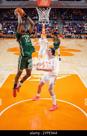 Clemson, South Carolina, Stati Uniti. 29 novembre 2024. L'attaccante dei Florida A&M Rattlers Kaleb Washington (10) va per una puzza contro i Clemson Tigers durante la seconda metà del match di basket NCAA al Littlejohn Coliseum di Clemson, SC. (Scott Kinser/CSM). Crediti: csm/Alamy Live News Foto Stock