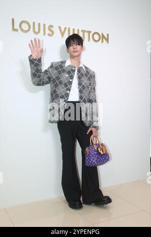 Taipei. 30 novembre 2024. L'attore taiwanese Austin Lin partecipa alla cerimonia di apertura del flagship store Louis Vuitton a Taipei, Taiwan, il 29 novembre 2024. (Foto di Costfoto/NurPhoto) credito: NurPhoto SRL/Alamy Live News Foto Stock