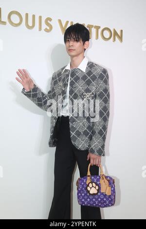 Taipei. 30 novembre 2024. L'attore taiwanese Austin Lin partecipa alla cerimonia di apertura del flagship store Louis Vuitton a Taipei, Taiwan, il 29 novembre 2024. (Foto di Costfoto/NurPhoto) credito: NurPhoto SRL/Alamy Live News Foto Stock