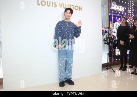 Taipei. 30 novembre 2024. L'attore taiwanese Patrick Shih partecipa alla cerimonia di apertura del flagship store Louis Vuitton a Taipei, il 29 novembre 2024. (Foto di Costfoto/NurPhoto) credito: NurPhoto SRL/Alamy Live News Foto Stock