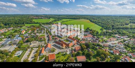 Blick auf Kaisheim in der Monheimer Alb im bayerisch-schwäbischen Kreis Donau-Ries Luftbild der Marktgemeinde Kaisheim in Nordschwaben im Spätsomm Kai Foto Stock