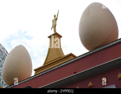 Esterno del Teatre-Museu Dalí (Museo Dali e Teatro) di Figueres (Spagna) Foto Stock