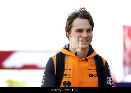 Doha, Qatar. 30 novembre 2024. Oscar Piastri (AUS) McLaren. 30.11.2024. Formula 1 World Championship, Rd 23, Qatar Grand Prix, Doha, Qatar, Sprint e giorno di qualificazione. Il credito fotografico dovrebbe essere: XPB/Alamy Live News. Foto Stock