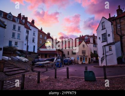 Golden Sunset sulla Robin Hoods Bay Foto Stock