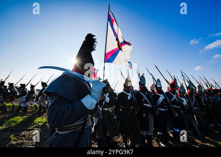 Tvarozna, Repubblica Ceca. 30 novembre 2024. La ricostruzione della battaglia di Austerlitz (battaglia dei tre imperatori) si tenne a Tvarozna, Repubblica Ceca, il 30 novembre 2024. Crediti: Patrik Uhlir/CTK Photo/Alamy Live News Foto Stock