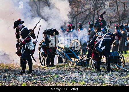 Tvarozna, Repubblica Ceca. 30 novembre 2024. La ricostruzione della battaglia di Austerlitz (battaglia dei tre imperatori) si tenne a Tvarozna, Repubblica Ceca, il 30 novembre 2024. Crediti: Patrik Uhlir/CTK Photo/Alamy Live News Foto Stock