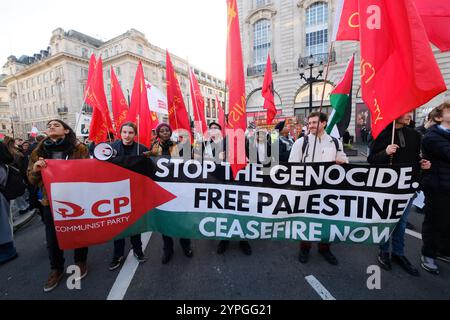 Londra, Regno Unito. 30 novembre 2024. La marcia Nazionale per la Palestina passa attraverso il centro di Londra. Crediti: Matthew Chattle/Alamy Live News Foto Stock