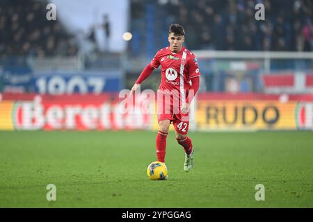 Alessandro bianco dell'AC Monza in azione durante la partita di calcio di serie A tra calcio Como e AC Monza il 30 di Noveber 2024 allo stadio Giuseppe Senigallia di Como Foto Stock