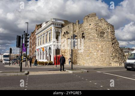 Rovine di Watergate Southampton resti delle mura medievali della città vecchia di Southampton Inghilterra Regno Unito Foto Stock