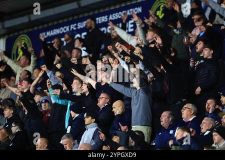 30 novembre 2024; Rugby Park, Kilmarnock, Scozia: Scottish Premiership Football, Kilmarnock contro Dundee; tifosi del Dundee Foto Stock