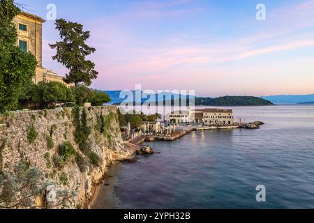 Vista dell'area di Faliraki nella città di Corfù, Grecia Foto Stock