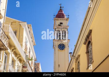 Il campanile della chiesa di San Spyridon a Kerkyra, Corfù, Grecia Foto Stock
