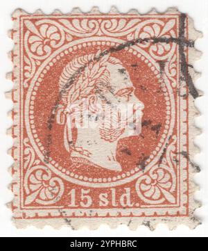 UFFICIO POSTALE AUSTRIACO NELL'IMPERO TURCO — 1867 giugno: 15 soldo francobollo marrone raffigurante il ritratto del giovane monarca austriaco Francesco Giuseppe, imperatore d'Austria, re d'Ungheria e degli altri stati della monarchia asburgica. L'Impero austro-ungarico mantenne i propri uffici postali nell'Impero ottomano, tipicamente motivati dall'inaffidabile sistema postale degli ottomani. Gli ultimi uffici postali austriaci rimasti nell'area della Turchia sono stati chiusi il 30 settembre 1914 Foto Stock