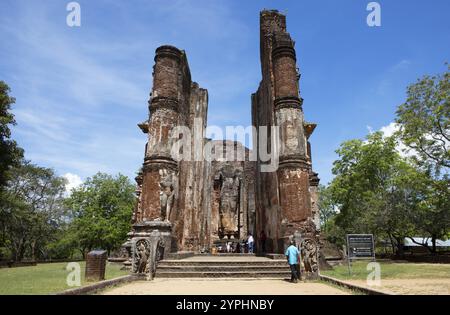 Tempio di Lankatilaka nella città in rovina di Polonnaruwa, provincia centrale, Sri Lanka, Asia Foto Stock