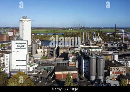 Fabbrica di amido di mais in un porto sul fiume Reno, nella Renania settentrionale-Vestfalia Foto Stock