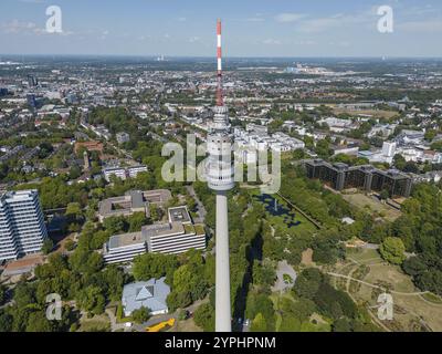 La torre della televisione 'Florian-Turm' È un punto di riferimento nella città di Dortmund. La torre di osservazione e televisione fu eretta nel 1959. La sua attuale altezza Foto Stock