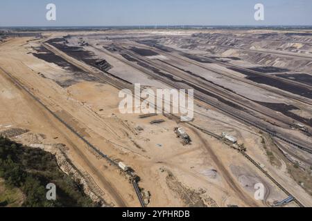 La miniera a cielo aperto di Garzweiler è una miniera di lignite gestita da RWE Power nella regione mineraria renana settentrionale. Secondo stime geologiche Foto Stock