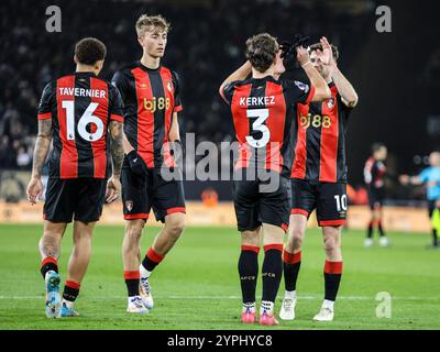 Wolverhampton, Regno Unito. 30 novembre 2024. Wolverhampton, Inghilterra, 30 novembre 2024: Giocatori del Bournemouth a tempo pieno della partita di calcio di Premier League tra Wolverhampton Wanderers e Bournemouth allo stadio Molineux di Wolverhampton, Inghilterra (Natalie Mincher/SPP) crediti: SPP Sport Press Photo. /Alamy Live News Foto Stock